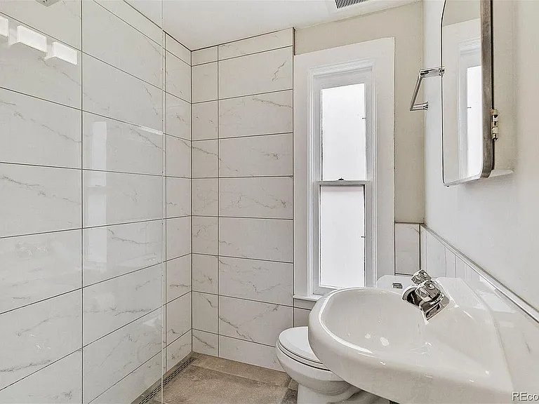 969 Galapago St — Photo 15