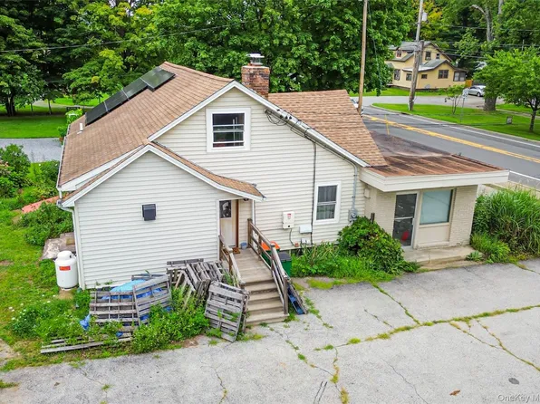 1085 Violet Avenue, Hyde Park, NY 12538