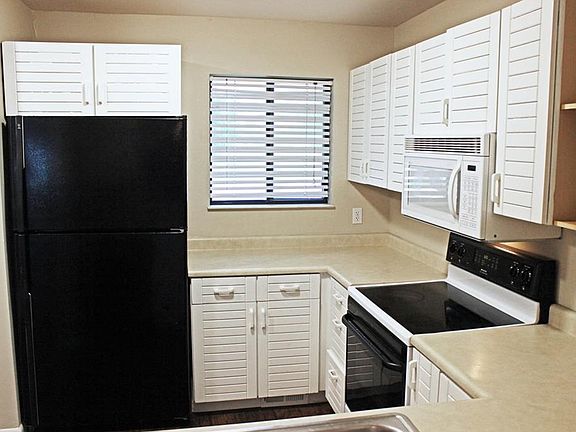 5th image of 4926 Columbia Cir #30-143