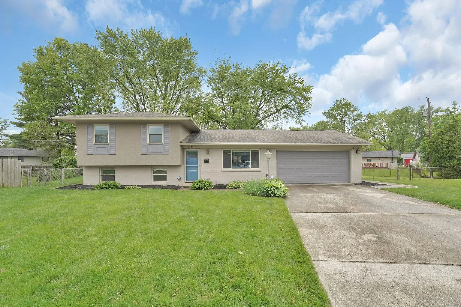 421 Canterwood Ct photo 1
