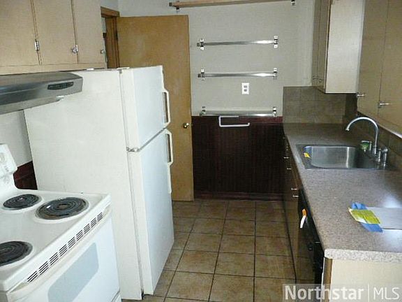 2nd image of 5824 44th Ave S