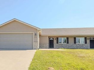 420 Highland Grove Dr, Manhattan, KS 66503