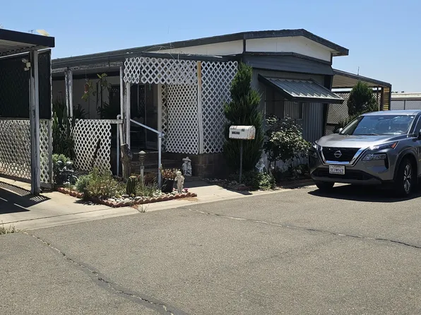 690 W Hermosa Street #20, Lindsay, CA 93247