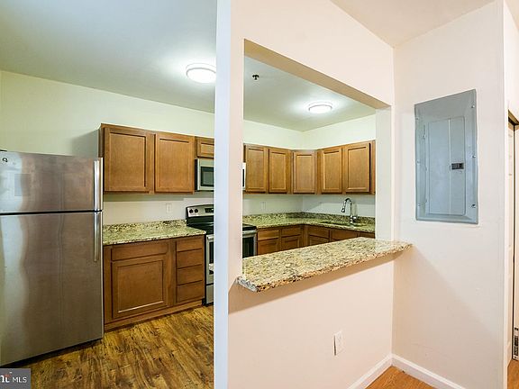 3rd image of 1501 W Allegheny Ave #205