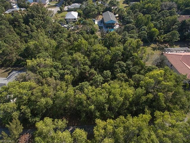 2nd image of 5571 Manton Ct