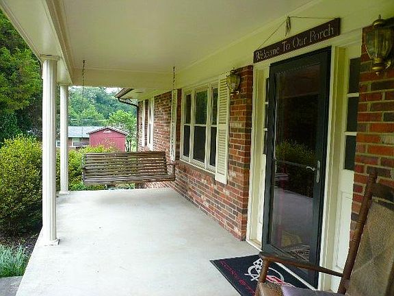 3rd image of 1305 Fieldwood Dr