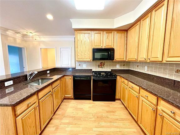 4th image of 28 N De Baun Ave Unit 301