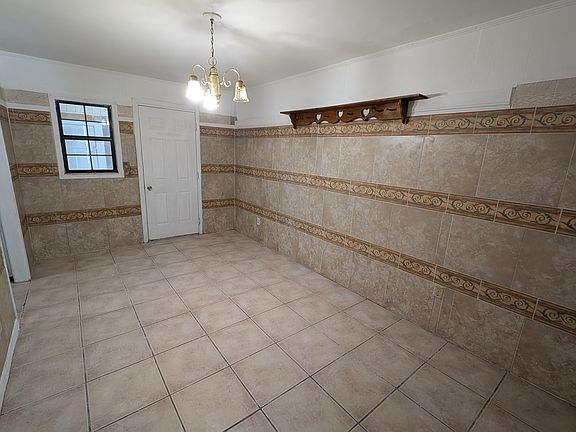 4th image of 111 Diego Cir