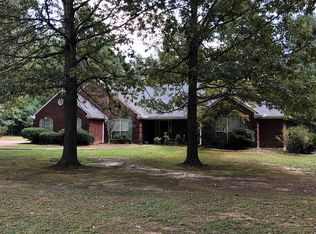1005 Fox Run Dr, Hope, AR 71801