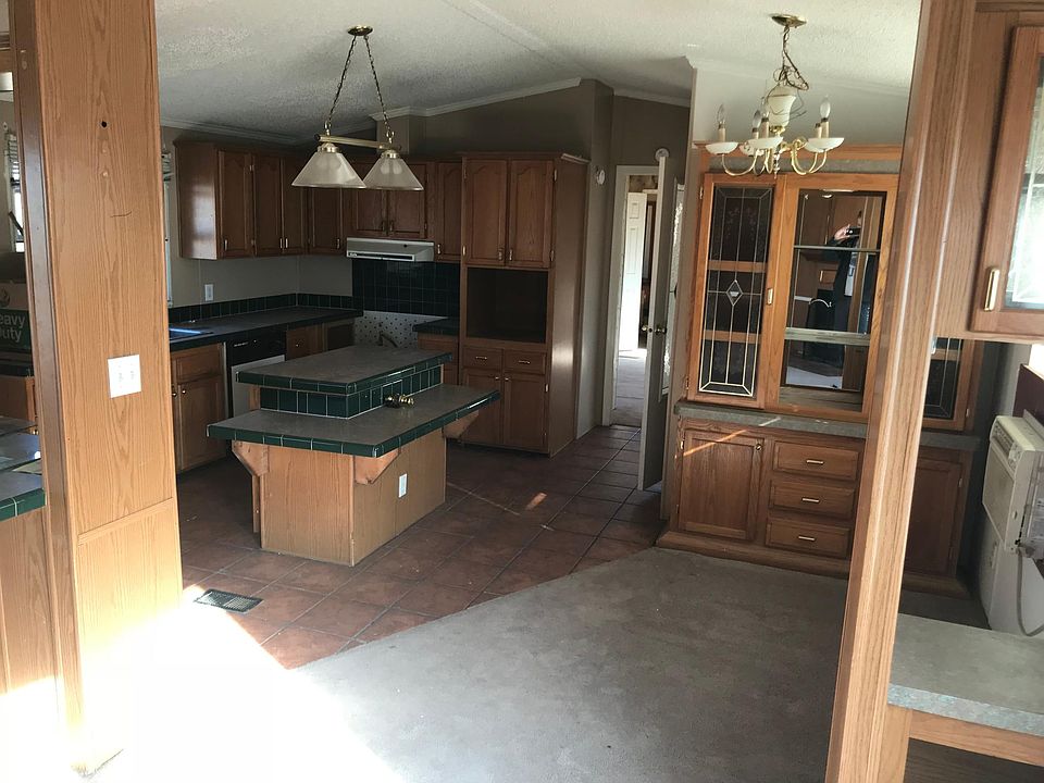 2nd image of 3416 N Hill St
