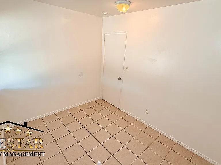 4520 Mesa Dr — Photo 15
