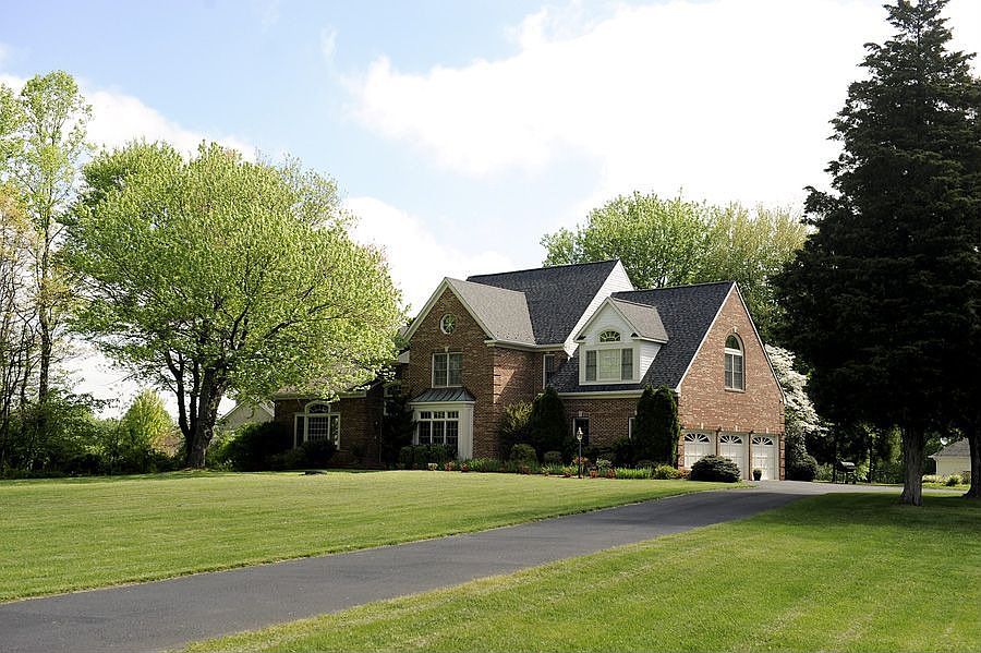 831 Utterback Store Rd, Great Falls, VA 22066 Zillow