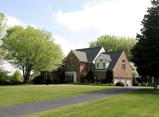 831 Utterback Store Rd, Great Falls, VA 22066