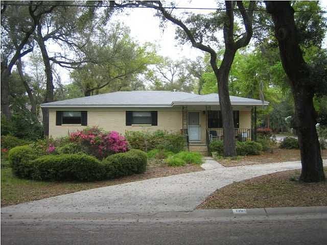 1st image of 130 Chipley Ave