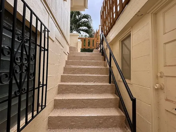 17th Ave, 1218 17th Ave #F, Honolulu, HI 96816