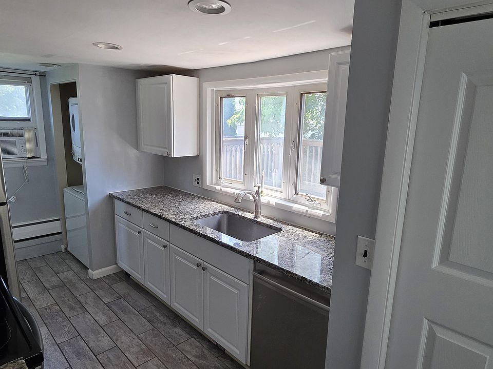 1st image of 264 Roberts Ave