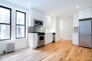 Rented by aptsandlofts.com