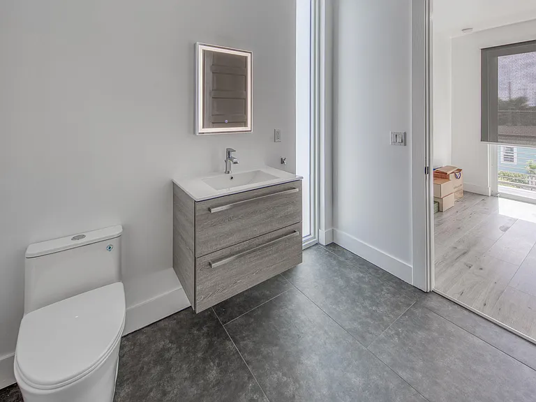 714 6th Ave N #1 — Photo 44