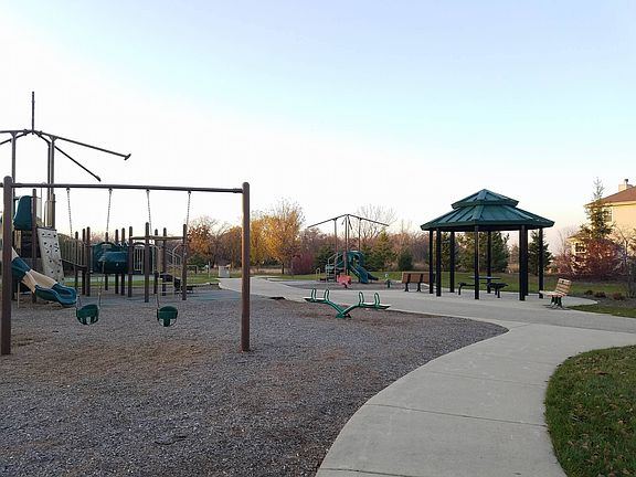 3rd image of 5777 Red Oak Dr