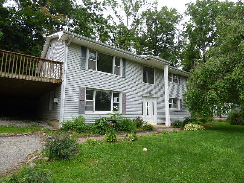 1st image of 6 White Oak Dr