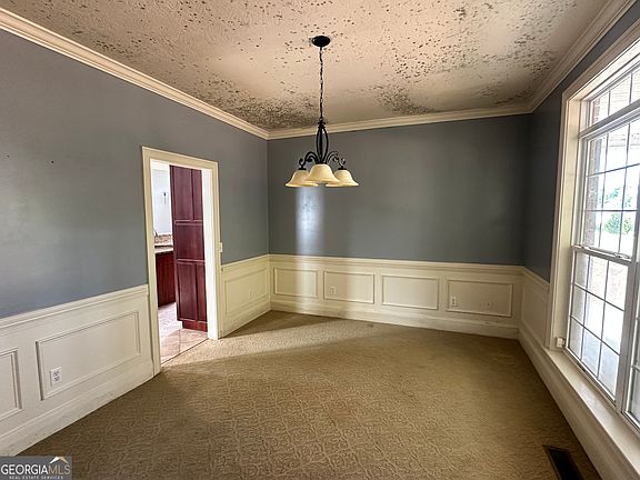 4th image of 2131 Winchester Rd