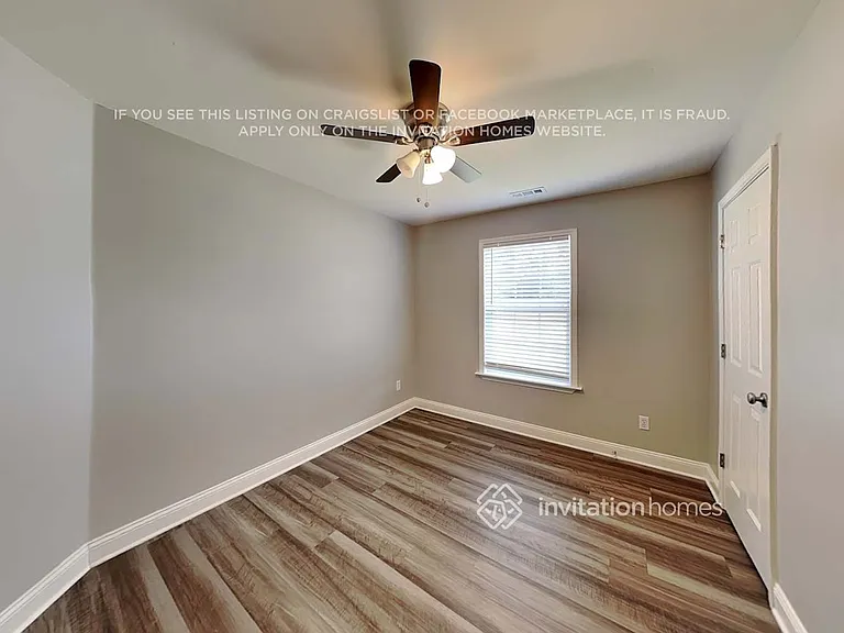 204 Corinthian Dr — Photo 14
