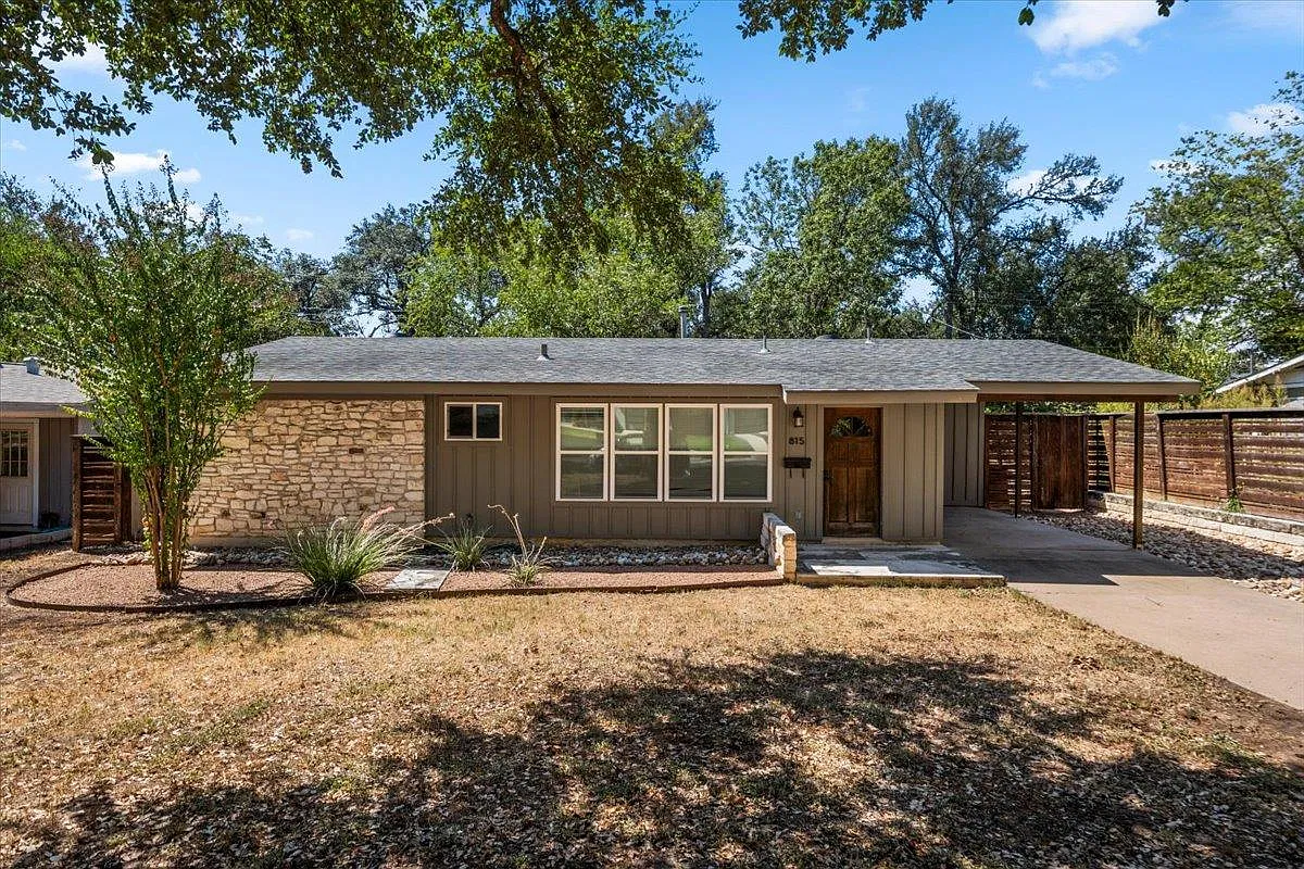 3 bed, 1.0 bath, 1014 sqft, $2,400 — Photo 1