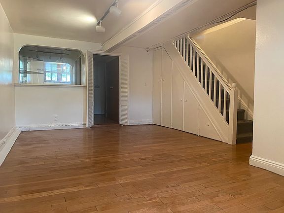 2nd image of 939 E 43rd St