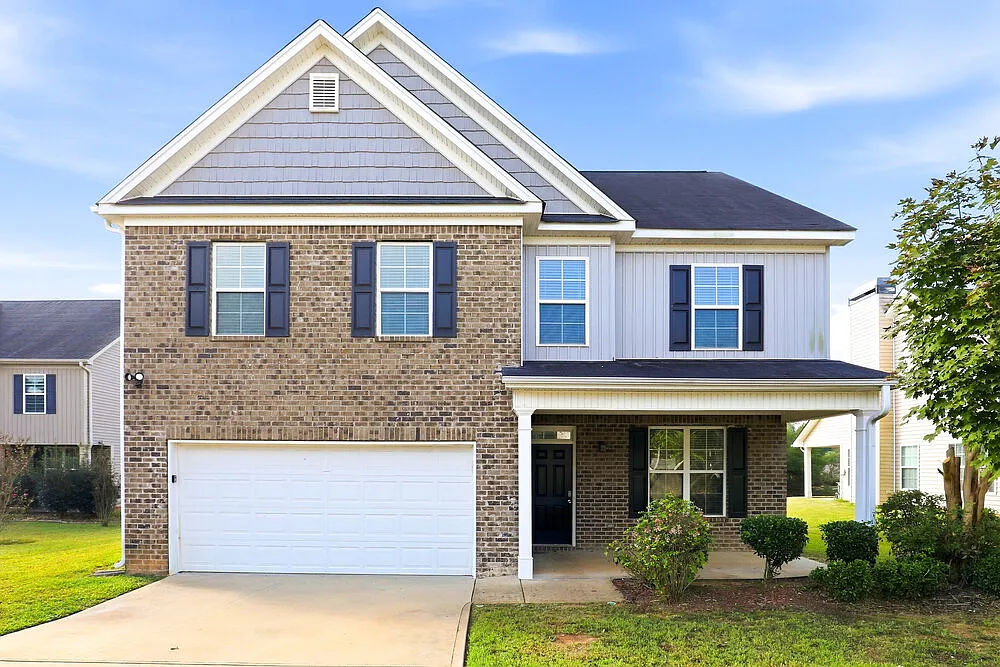 4 bed, 2.5 bath, 2403 sqft, $2,200 — Photo 1