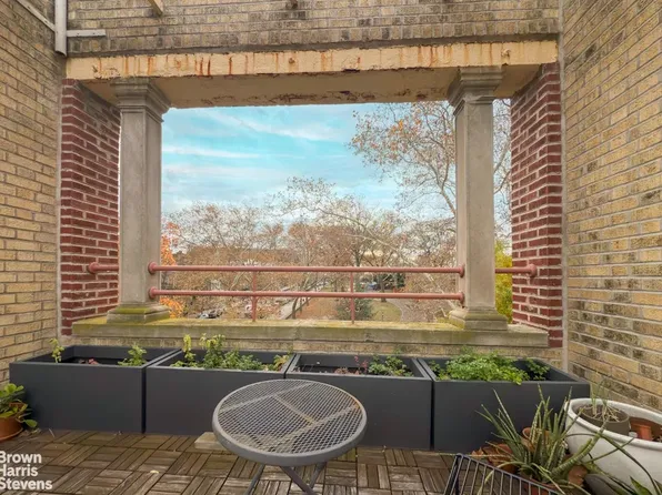 673 41st Street image 9 of 13