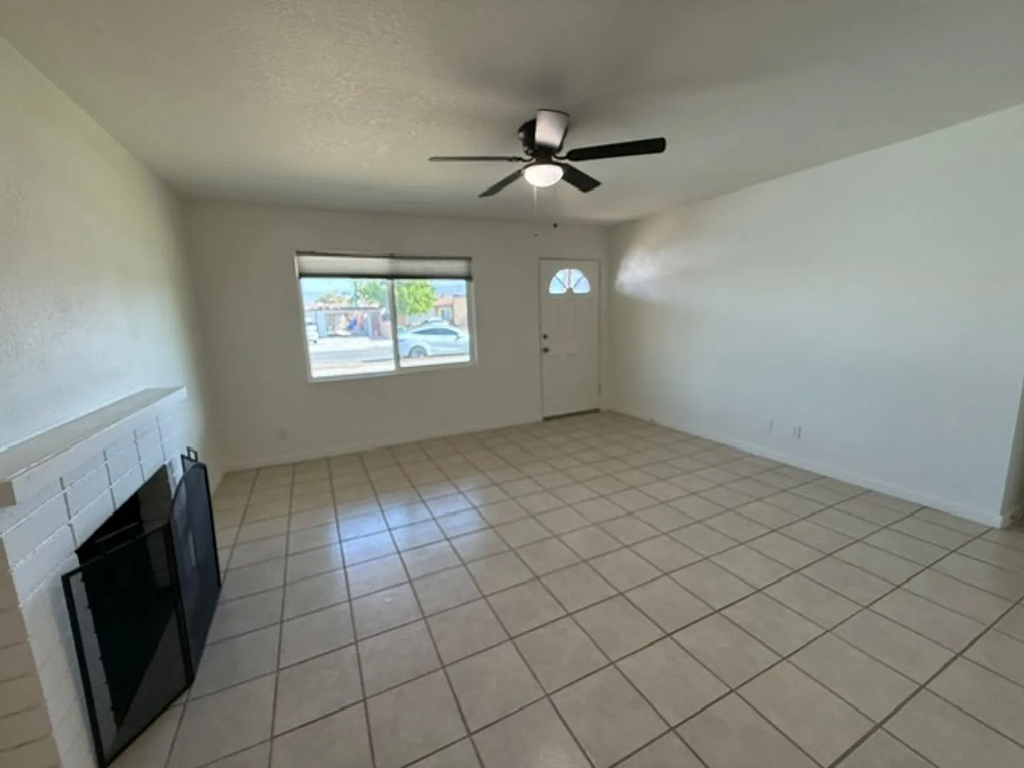 Price Reduced - newly remolded 4 bedroom home in Indio — Photo 2