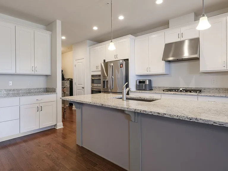 44 Hunters Ln — Photo 3