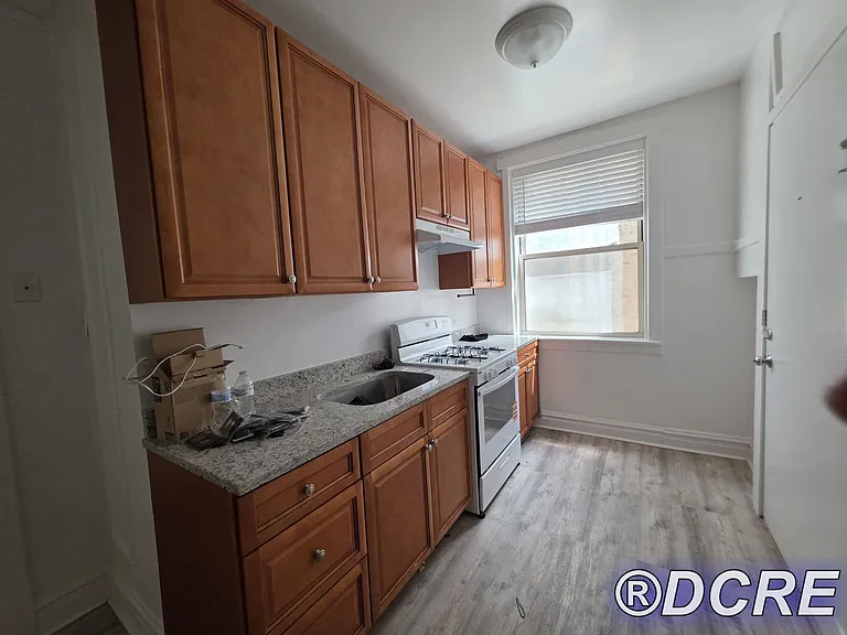 1233 W Chase Ave #1 — Photo 6