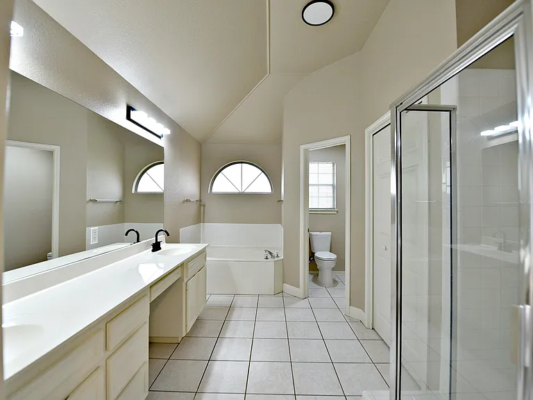 3924 Newland Dr — Photo 10