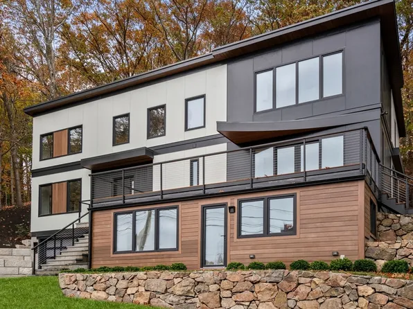 265 Varick Rd, Newton, MA 02468