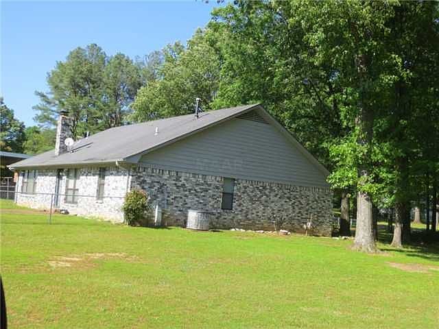 2nd image of 3405 Oak Rd