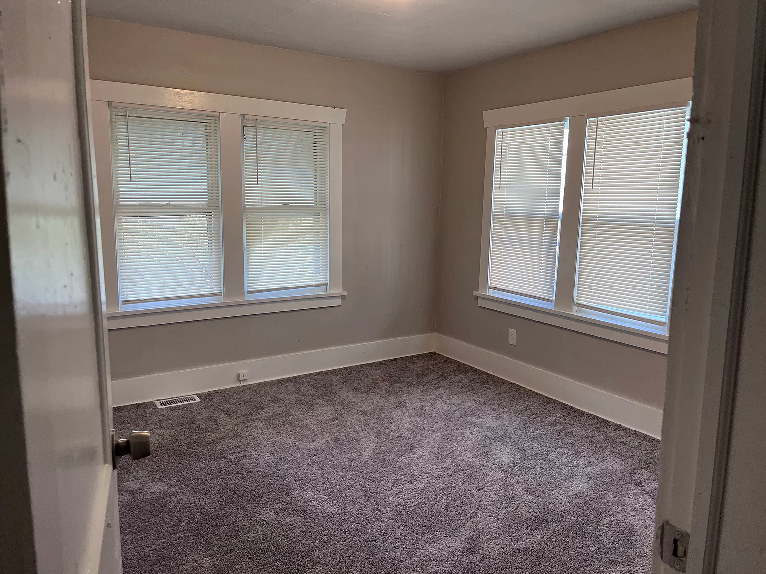 3 bed, 1200 sqft, $800 — Photo 3