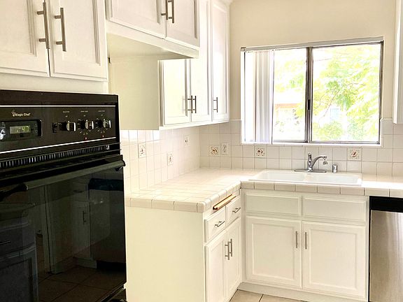 5th image of 1420 Rexford Dr #7
