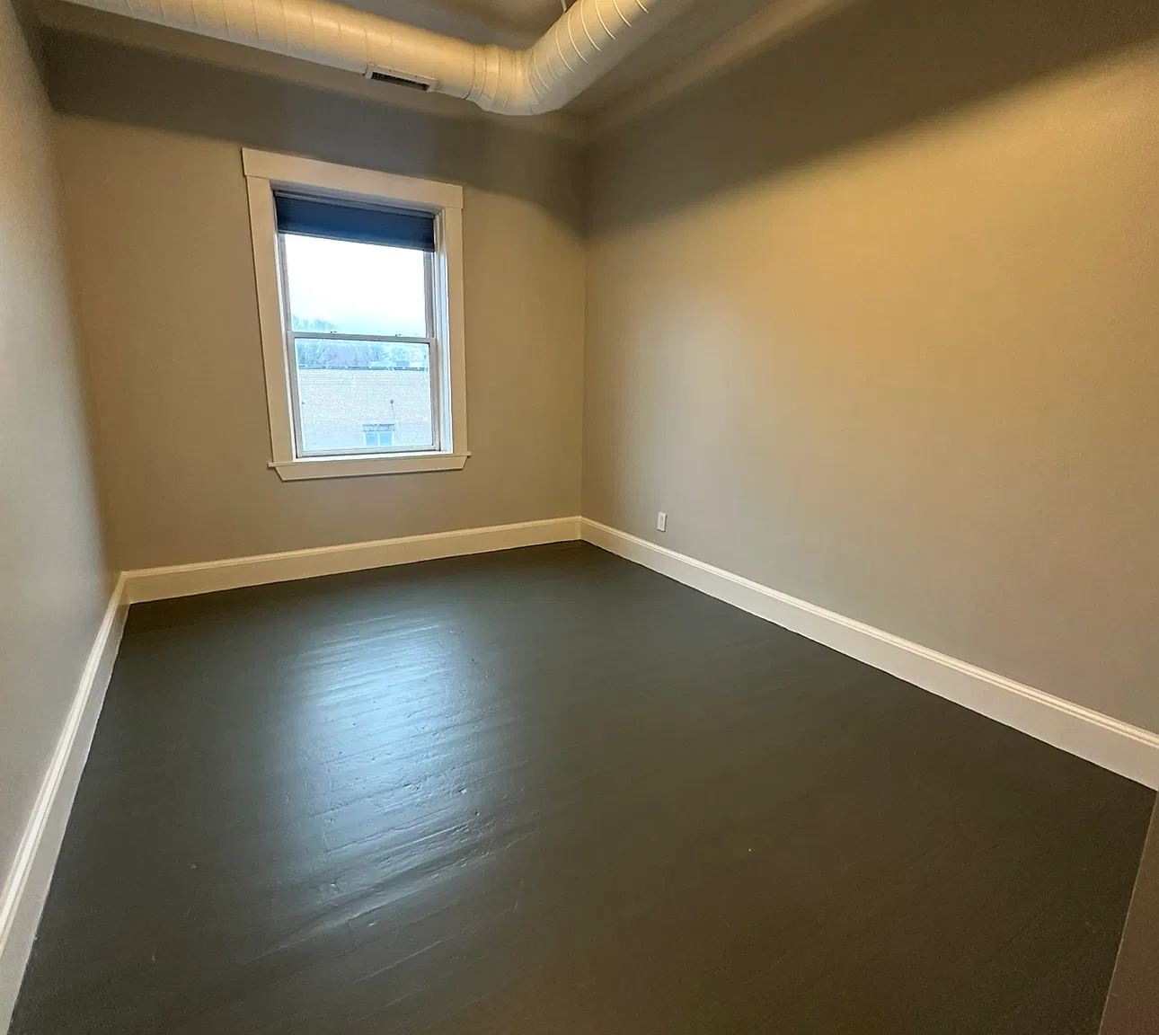 4 bed, 2200 sqft, $1,999 — Photo 3