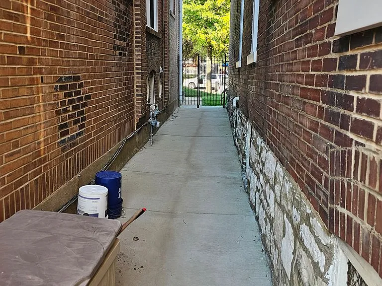 Russell Blvd. 1830-1832 — Photo 13