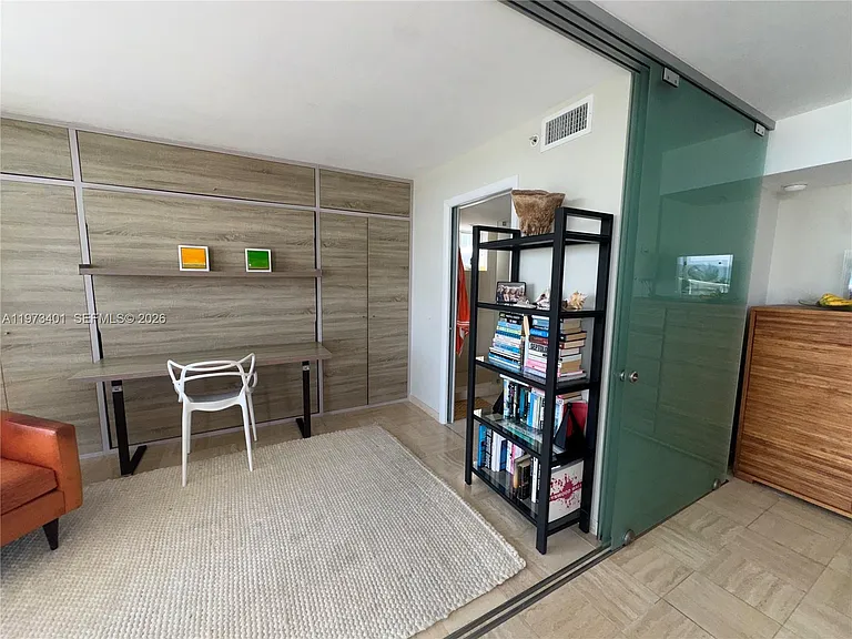 2457 Collins Ave #405 — Photo 9