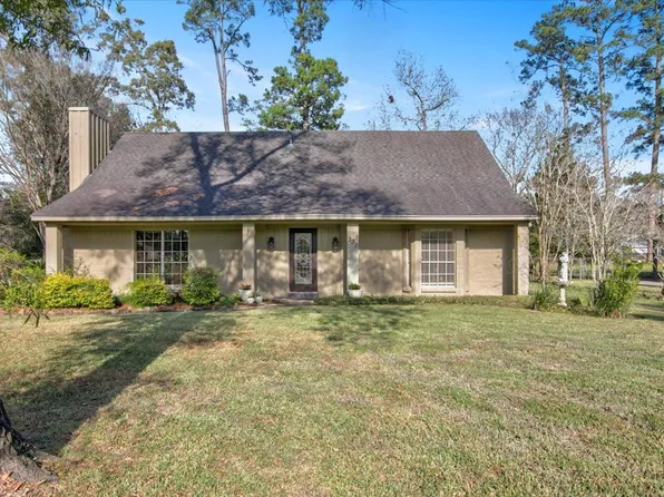 330 Pinehurst Dr, Sour Lake, TX 77659