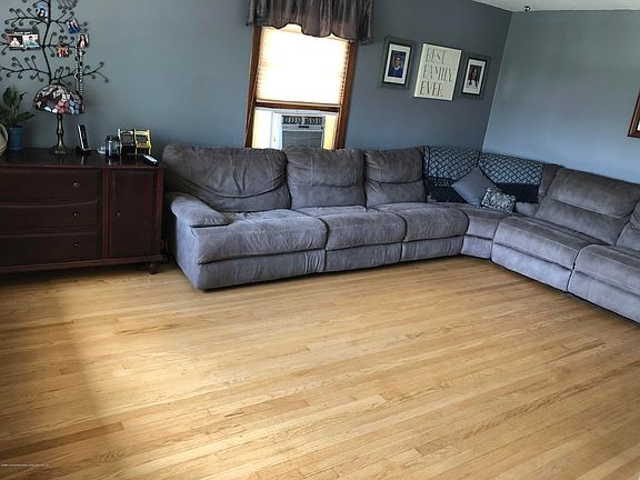 5th image of 229 Oakwood Ave