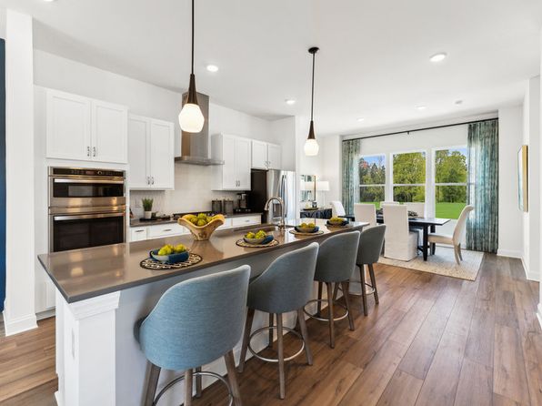 2804 Kempthorne Rd, Cary, NC 27519