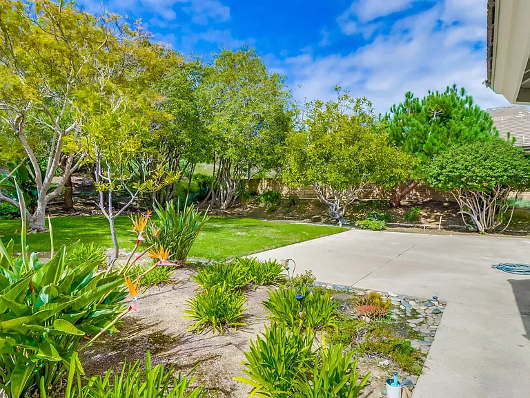1680 Swallowtail Rd — Photo 18