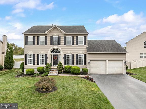 2nd image of 1430 Cranleigh Ln