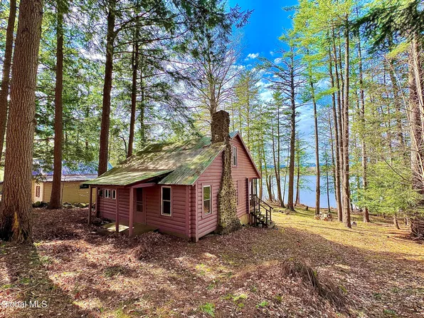 566 Peninsular Heights Road, Mayfield, NY 12078