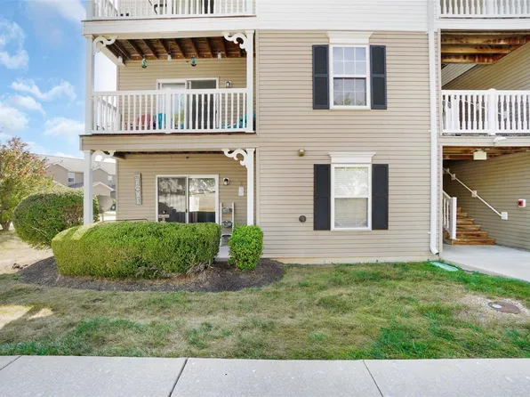 15101 Spring Creek Ln, O'Fallon, MO 63368