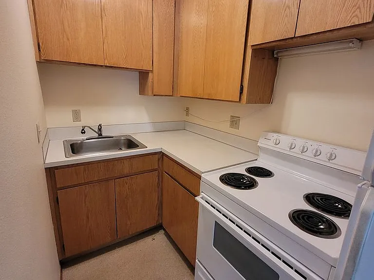 848 N St — Photo 5
