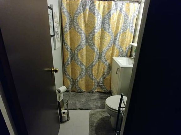 4th image of 242 Ash St